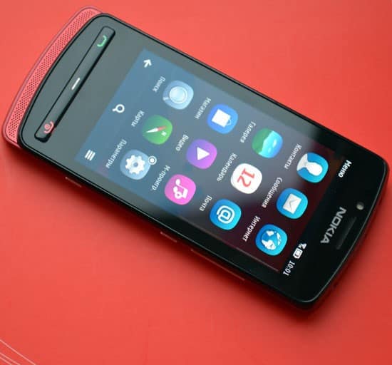 nokia-700 смартфон Nokia 700