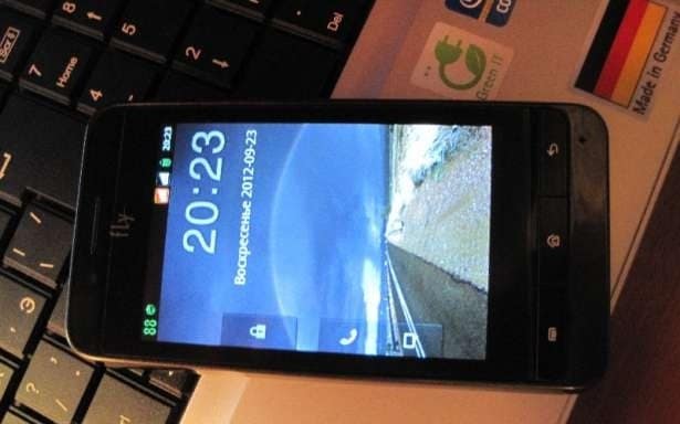 удобный мобильный телефон